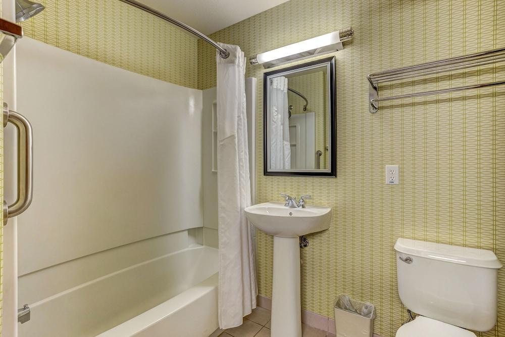 Express & - Black Canyon Area By Ihg 2*